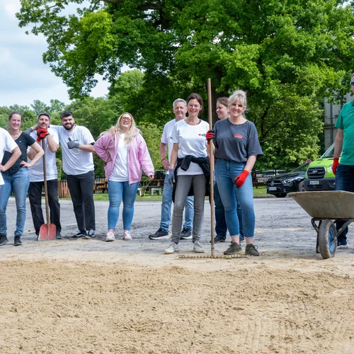 Rund 20 Mitarbeitende von NORDWEST haben sich im Rahmen des Help Days tatkräftig bei der help and hope Stiftung in Dortmund engagiert. 