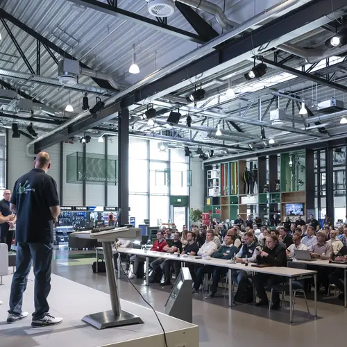 Rund 140 Fachhändler folgten der Einladung zum IT Community Day in den Showroom von NORDWEST.