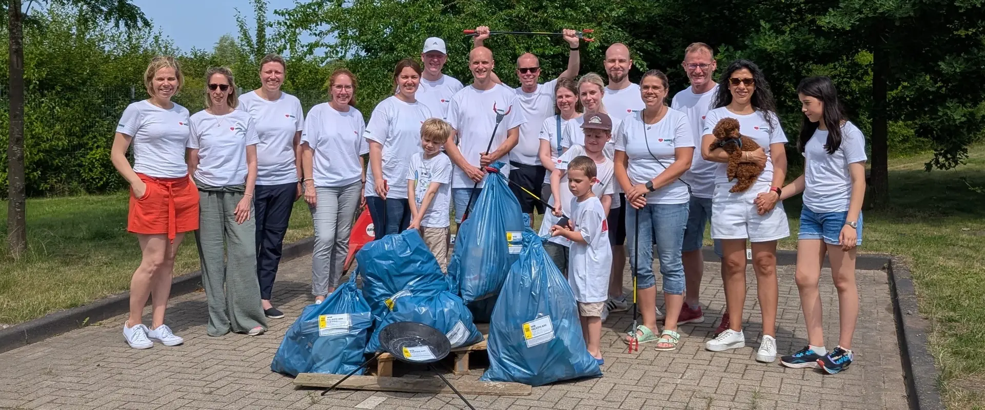 Die Mitarbeiter von NORDWEST und deren Familien, die beim Help Day 2025 geholfen haben.