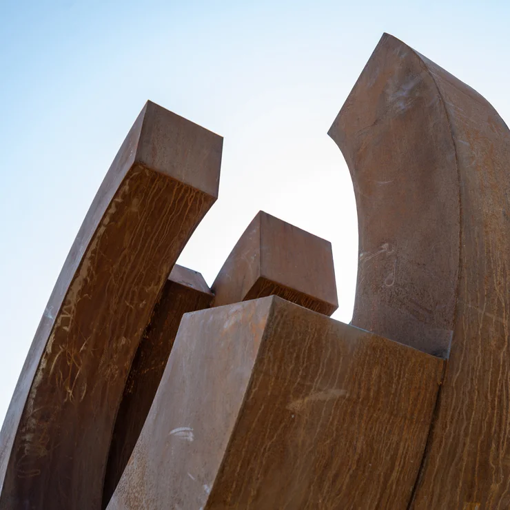 Rothenberger Kunstskulptur am NORDWEST Logistikzentrum Alsfeld