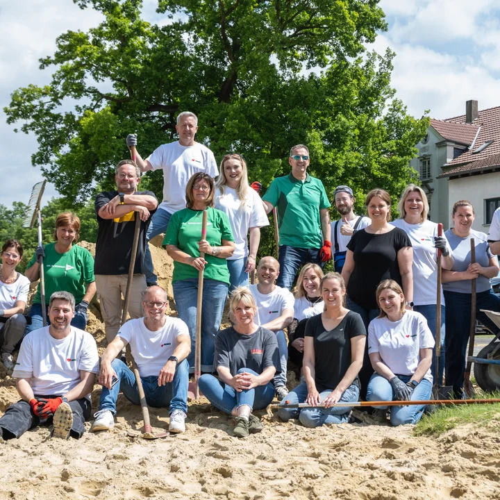 Rund 20 Mitarbeitende von NORDWEST haben sich im Rahmen des Help Days tatkräftig bei der help and hope Stiftung in Dortmund engagiert. 