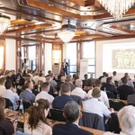 NORDWEST-Vorstand Jörg Simon bei der Begrüßung der Gäste beim Stahlverbund PHOENIX Treffen