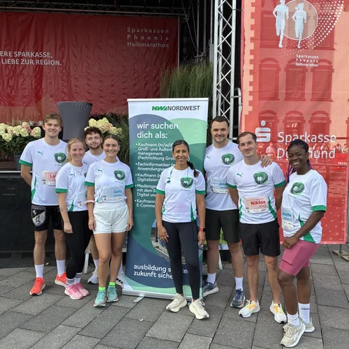 Das NORDWEST-Laufteam nahm auch 2026 am Sparkassen-Phoenix-Halbmarathon teil und setzte gemeinsam ein Zeichen für Teamgeist, Bewegung und Zusammenhalt. 