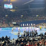 Bandenwerbung beim Tag des Handballs-Spiel