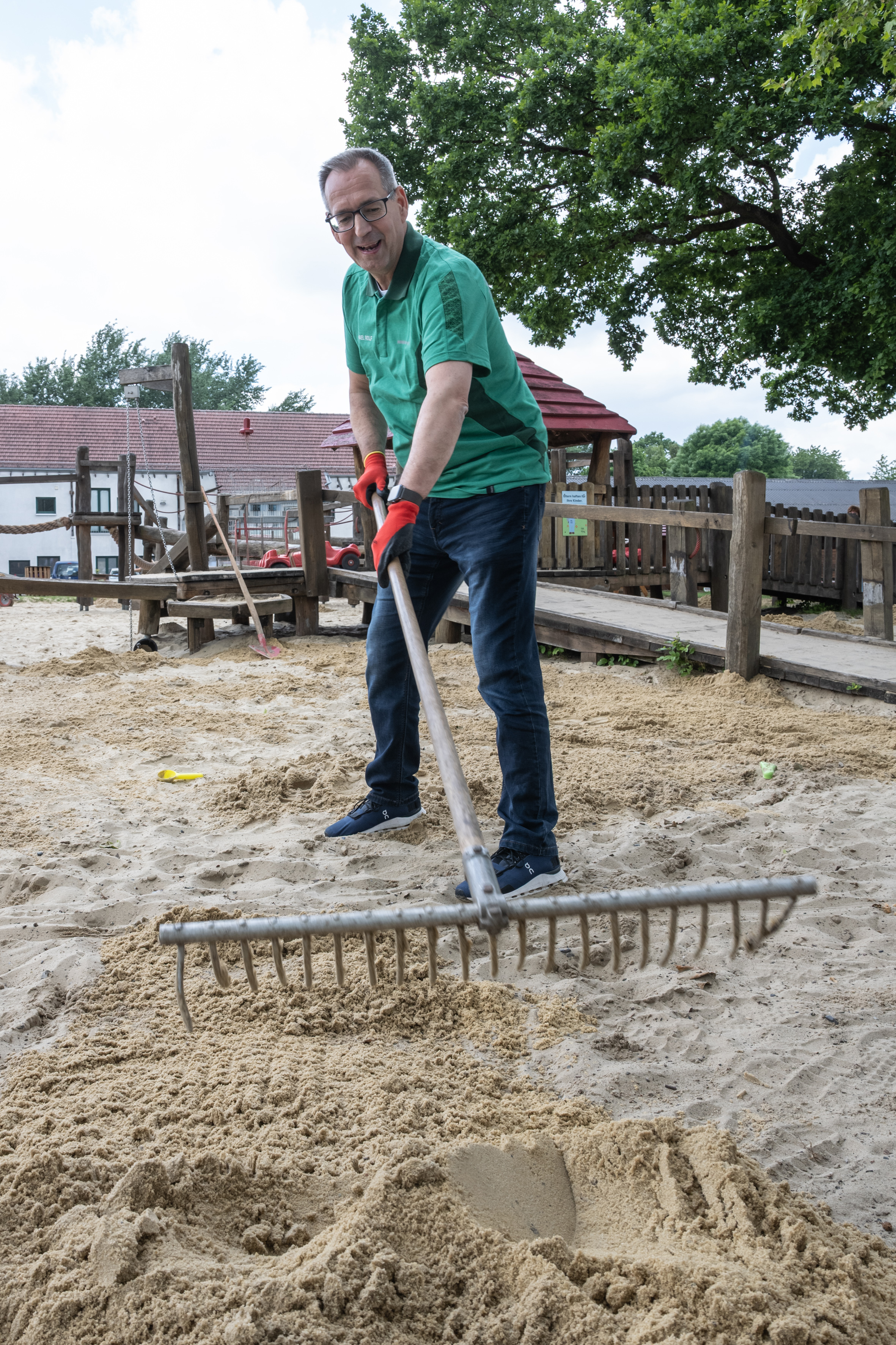 Rund 20 Mitarbeitende von NORDWEST haben sich im Rahmen des Help Days tatkräftig bei der help and hope Stiftung in Dortmund engagiert. 